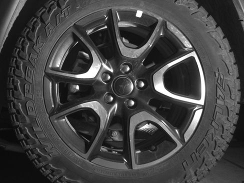 Used 2025 Jeep Compass Trailhawk w/ Trailer Tow Group AWD/4WD image 14