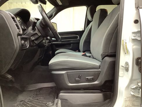 Used 2024 RAM 3500 Big Horn image 17