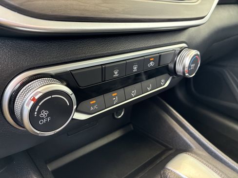 Used 2025 Nissan Altima 2.5 SV FWD image 33