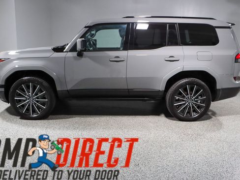 Used 2024 Lexus GX 550 w/ Accessory Package (2T) AWD/4WD image 10