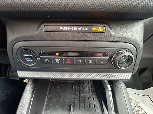 Used 2025 Ford Bronco Sport Badlands image 19