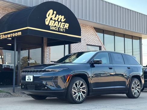 New 2025 Jeep Wagoneer S Limited image 1