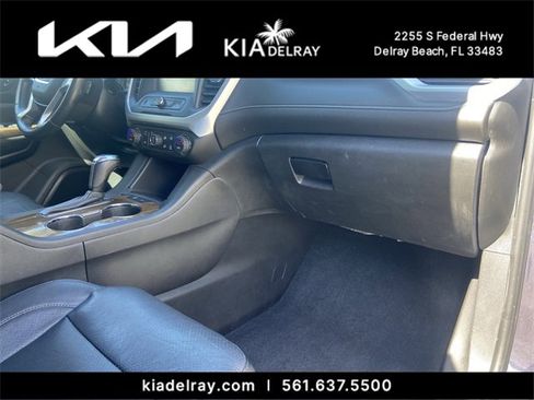 Used 2019 GMC Acadia SLE image 9