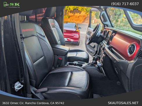 Used 2018 Jeep Wrangler Unlimited Rubicon AWD/4WD image 30