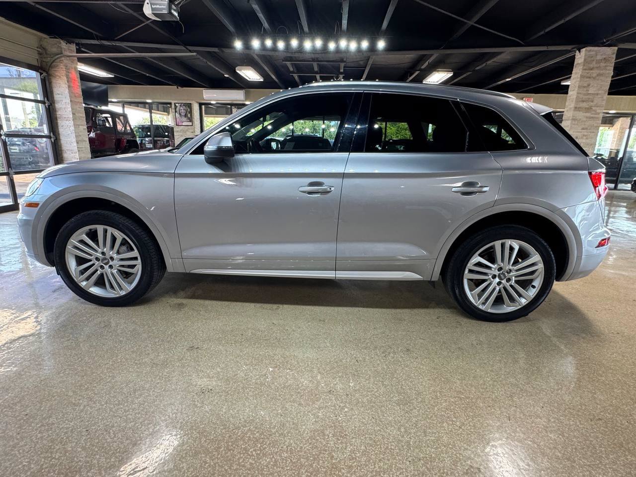Used 2018 Audi Q5 2.0T Premium Plus w/ Premium Plus Package AWD/4WD image 4