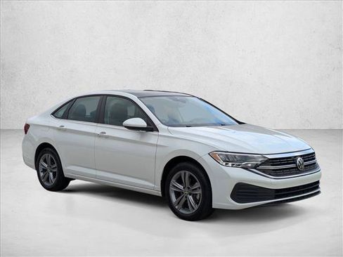 Used 2024 Volkswagen Jetta SE image 6