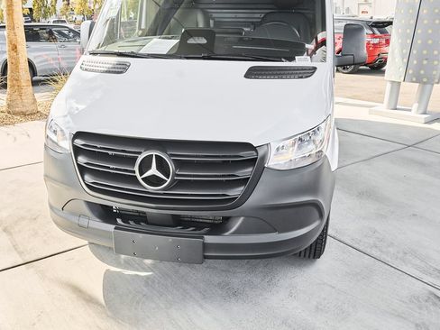 Used 2025 Mercedes-Benz Sprinter 2500 image 7