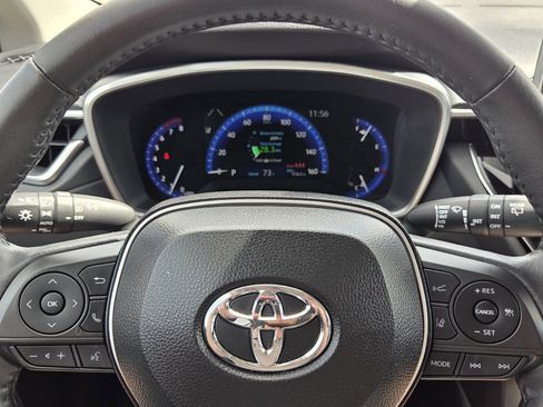 Certified 2022 Toyota Corolla Cross XLE w/ Convenience Package image 18