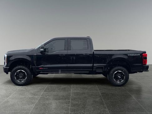 Used 2025 Ford F350 Platinum w/ Tremor Off-Road Package image 4