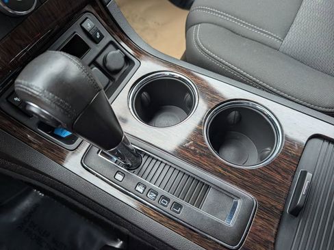 Used 2015 Chevrolet Traverse LT w/ Style and Technology Package image 30