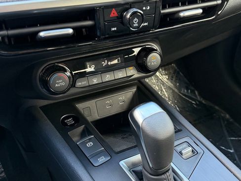 Used 2026 Nissan Kicks SV image 21