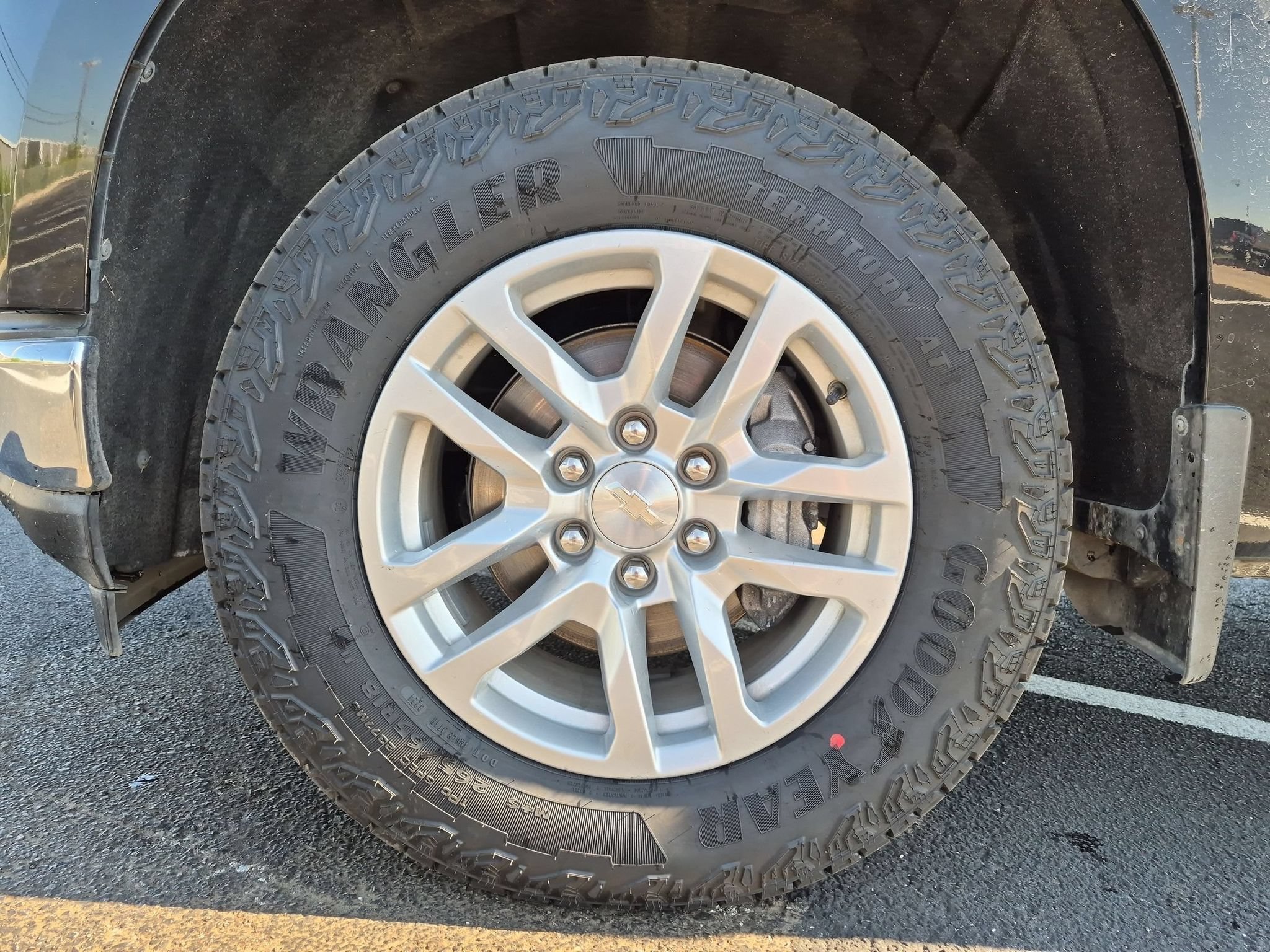 Used 2021 Chevrolet Silverado 1500 LT RWD image 32