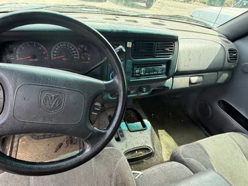 Used 2000 Dodge Dakota 4x4 Club Cab image 3