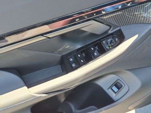 New 2027 BMW i5 eDrive40 w/ Executive Package RWD image 15