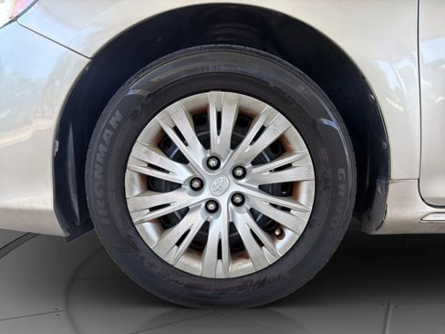 Used 2014 Toyota Camry LE FWD image 22