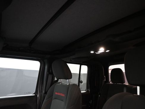 Used 2023 Jeep Gladiator Rubicon image 12