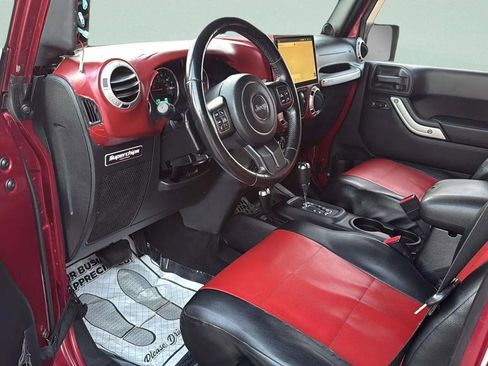 Used 2012 Jeep Wrangler Unlimited Sahara w/ Dual Top Group image 21