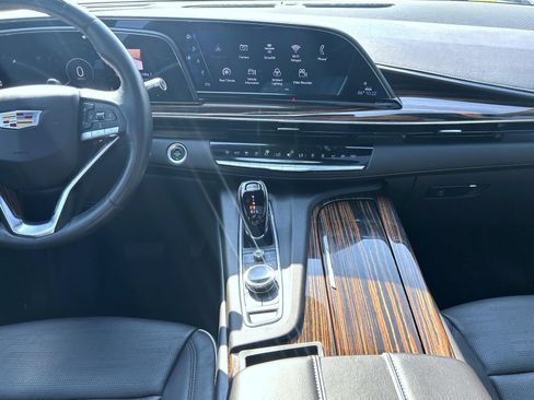 Certified 2024 Cadillac Escalade Premium Luxury w/ Performance Package AWD/4WD image 18