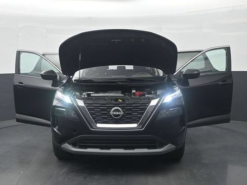 Used 2023 Nissan Rogue S FWD image 35