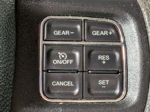 Used 2020 RAM 1500 Classic SLT image 18