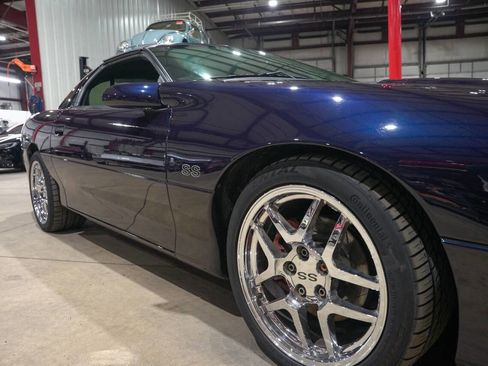 Used 2001 Chevrolet Camaro Z28 w/ SS Performance/Appearance Pkg image 30