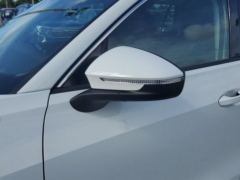 Certified 2026 Volkswagen Tiguan SE FWD image 14