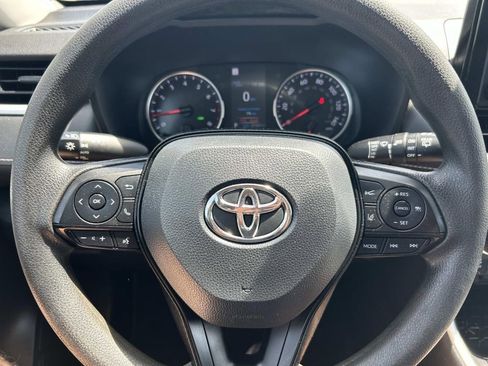 Used 2022 Toyota RAV4 XLE image 28
