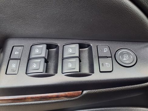 Used 2019 GMC Yukon SLT w/ HD Trailering Package image 12