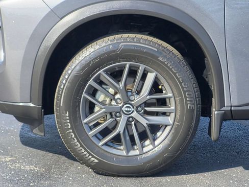 Used 2023 Nissan Rogue S AWD/4WD image 9