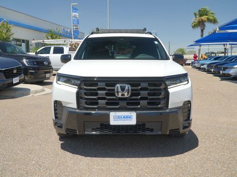 Used 2026 Honda Pilot Sport image 2
