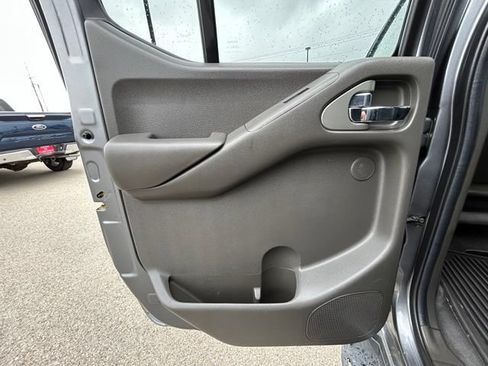 Used 2020 Nissan Frontier PRO-4X w/ Pro-4x Utility Package AWD/4WD image 42