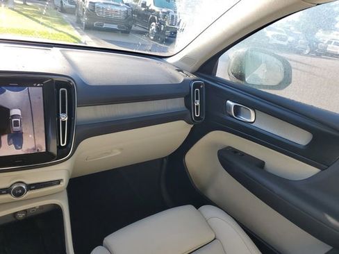 Used 2026 Volvo XC40 B5 Plus AWD/4WD image 14