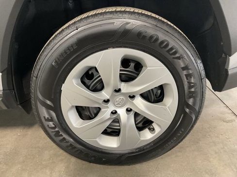 Used 2023 Toyota RAV4 LE image 7