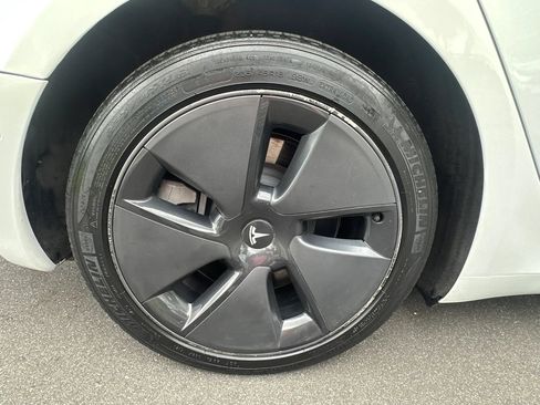 Used 2021 Tesla Model 3 Standard Range Plus RWD image 46