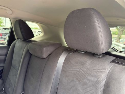 Used 2015 Nissan Rogue SV AWD/4WD image 24