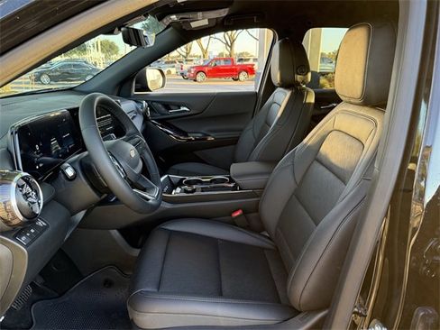New 2026 Chevrolet Equinox LT w/ Convenience Package II image 24