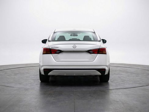 Used 2025 Nissan Altima 2.5 SV FWD image 7