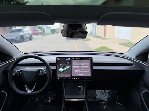 Used 2025 Tesla Model 3 Long Range AWD/4WD image 33