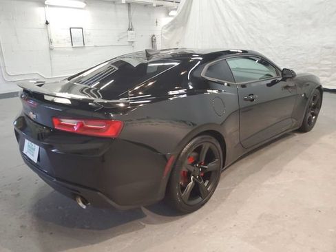 Used 2017 Chevrolet Camaro LT RWD image 7