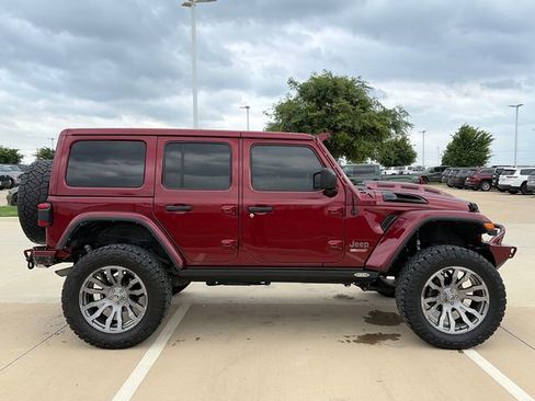 Used 2021 Jeep Wrangler Unlimited Rubicon AWD/4WD image 10