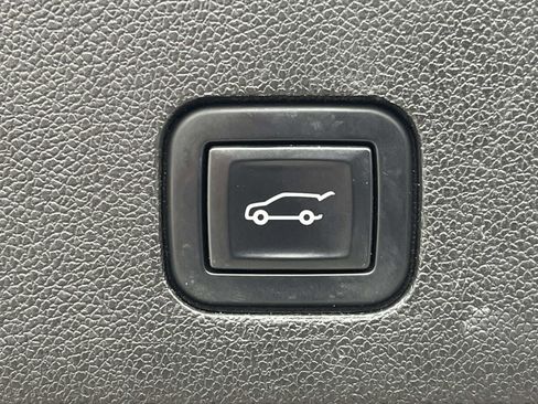 Used 2022 Cadillac XT6 Sport w/ Platinum Package image 11