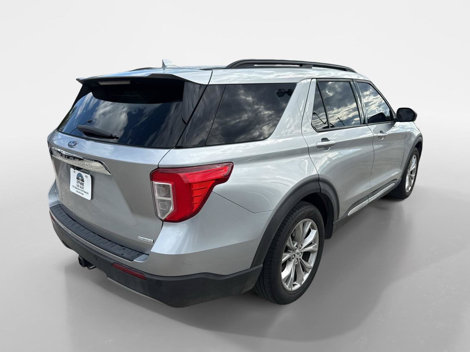 Used 2020 Ford Explorer XLT w/ Equipment Group 202A RWD image 5