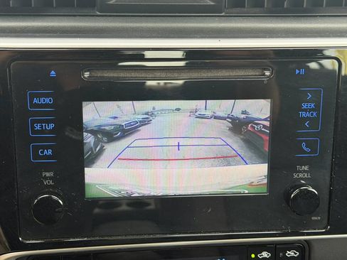 Used 2017 Toyota Corolla LE FWD image 16