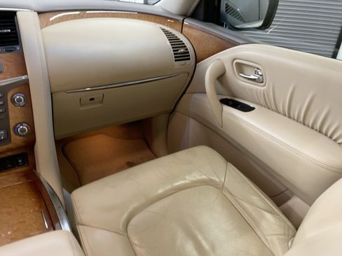 Used 2011 INFINITI QX56 4WD w/ Theater Pkg image 29