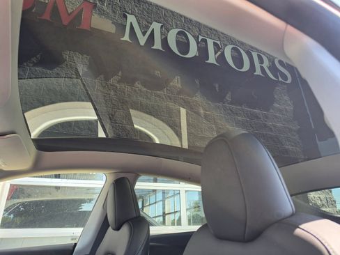 Used 2023 Tesla Model Y Performance AWD/4WD image 12