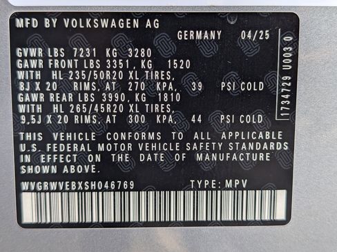Used 2025 Volkswagen ID. Buzz Pro S Plus RWD image 42