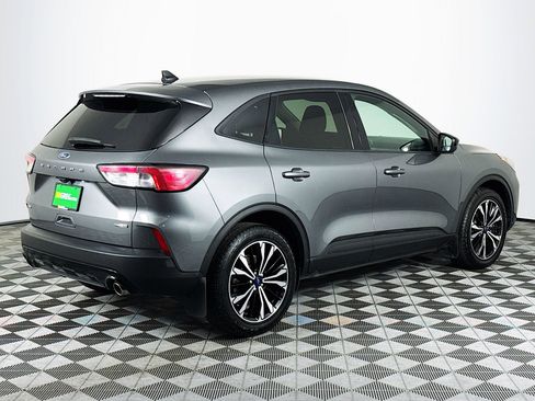 Used 2022 Ford Escape SE w/ SE Sport Appearance Package image 10