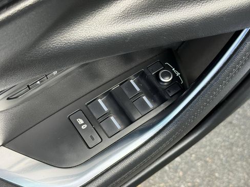 Used 2020 Jaguar XE S AWD/4WD image 19