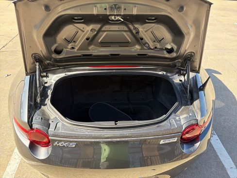 Used 2018 MAZDA MX-5 Miata Grand Touring RWD image 31