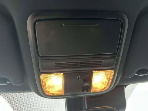 Used 2022 Honda Pilot Sport image 32